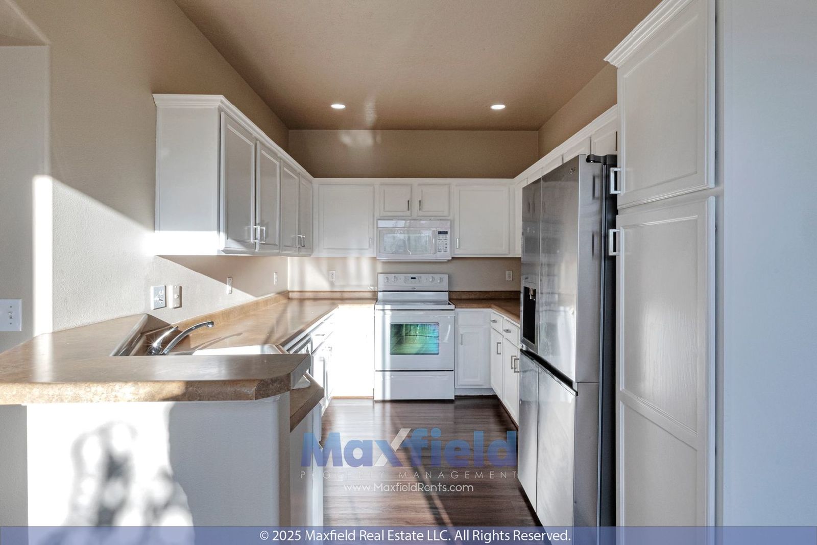 Townhouse 4BD 3.5BA NEW CARPET - east of I-15 Lehi property image