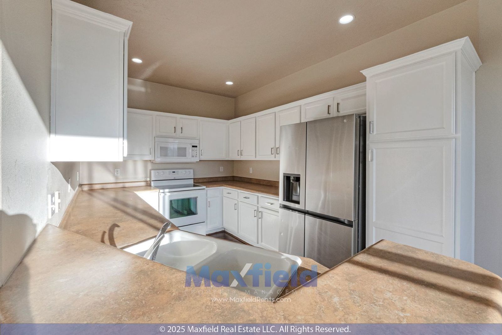 Townhouse 4BD 3.5BA NEW CARPET - east of I-15 Lehi property image