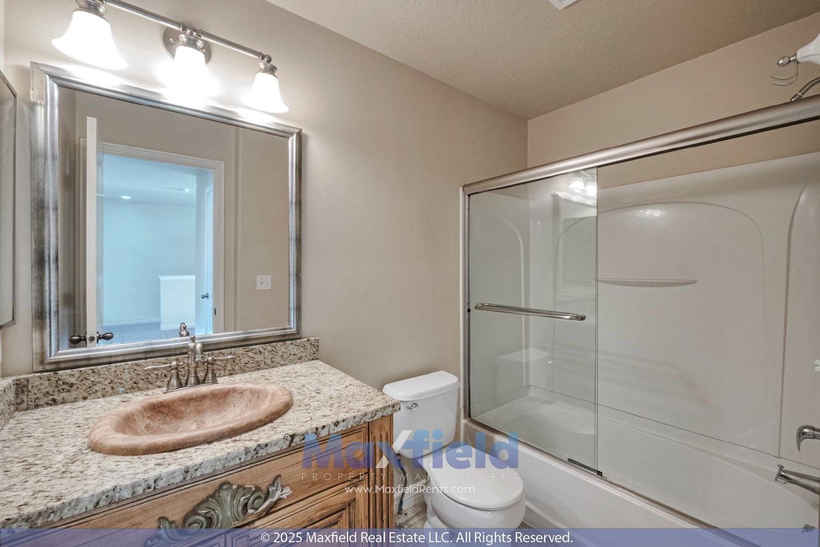 Townhouse 4BD 3.5BA NEW CARPET - east of I-15 Lehi property image