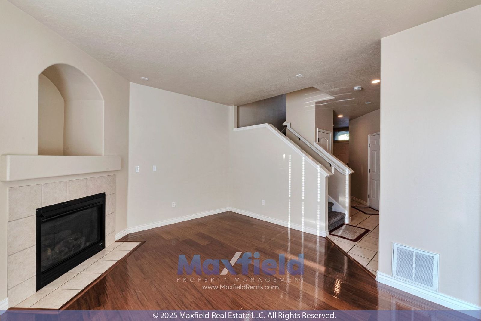 Townhouse 4BD 3.5BA NEW CARPET - east of I-15 Lehi property image