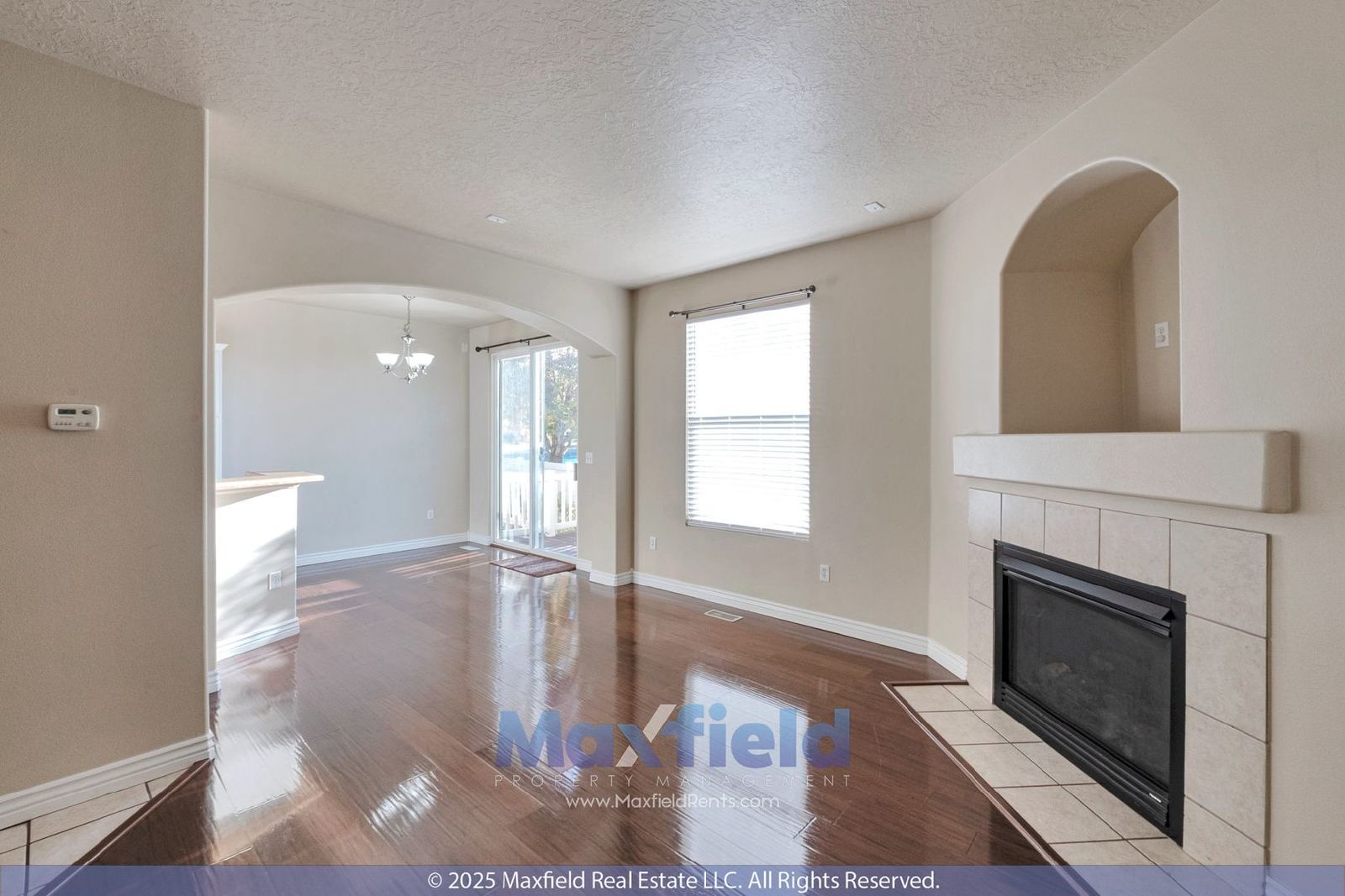 Townhouse 4BD 3.5BA NEW CARPET - east of I-15 Lehi property image
