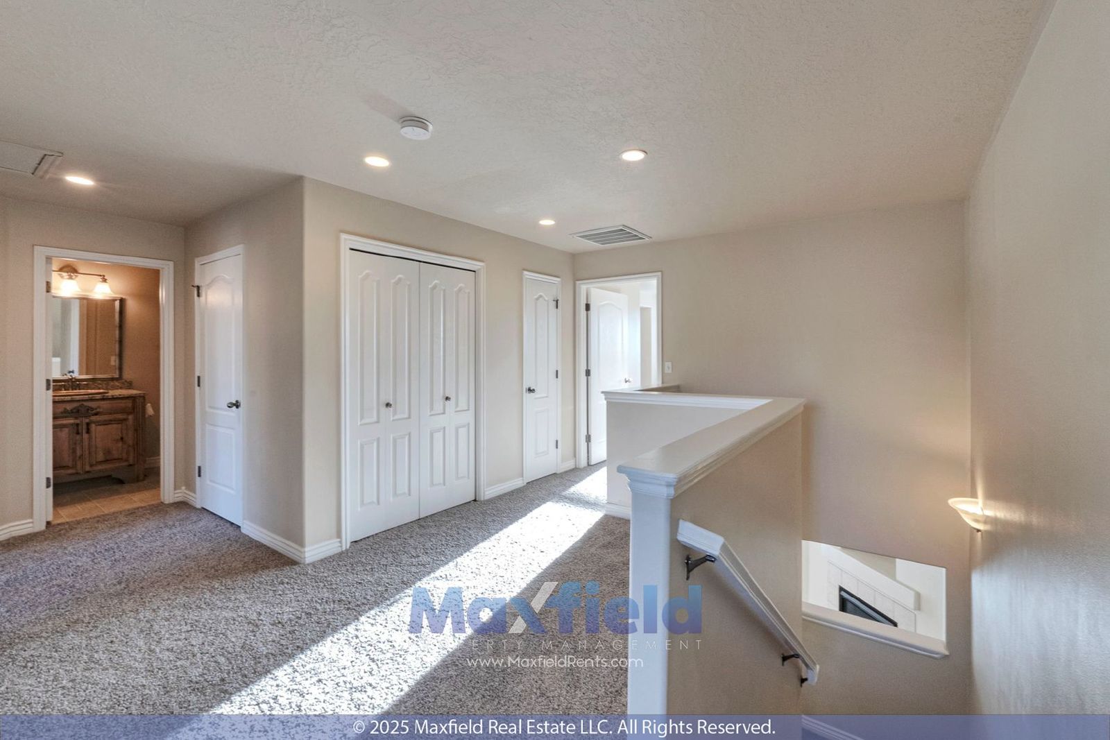 Townhouse 4BD 3.5BA NEW CARPET - east of I-15 Lehi property image
