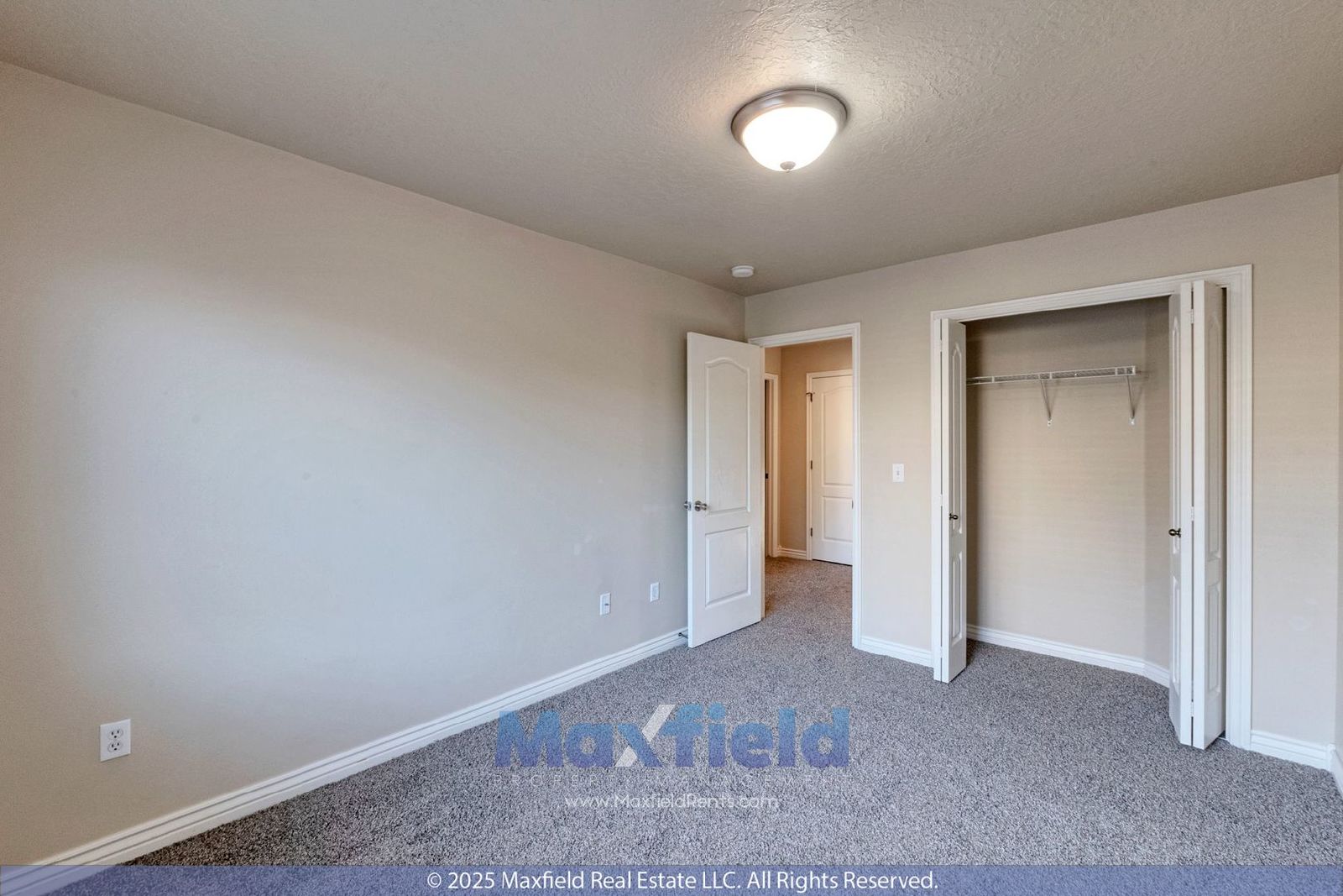 Townhouse 4BD 3.5BA NEW CARPET - east of I-15 Lehi property image