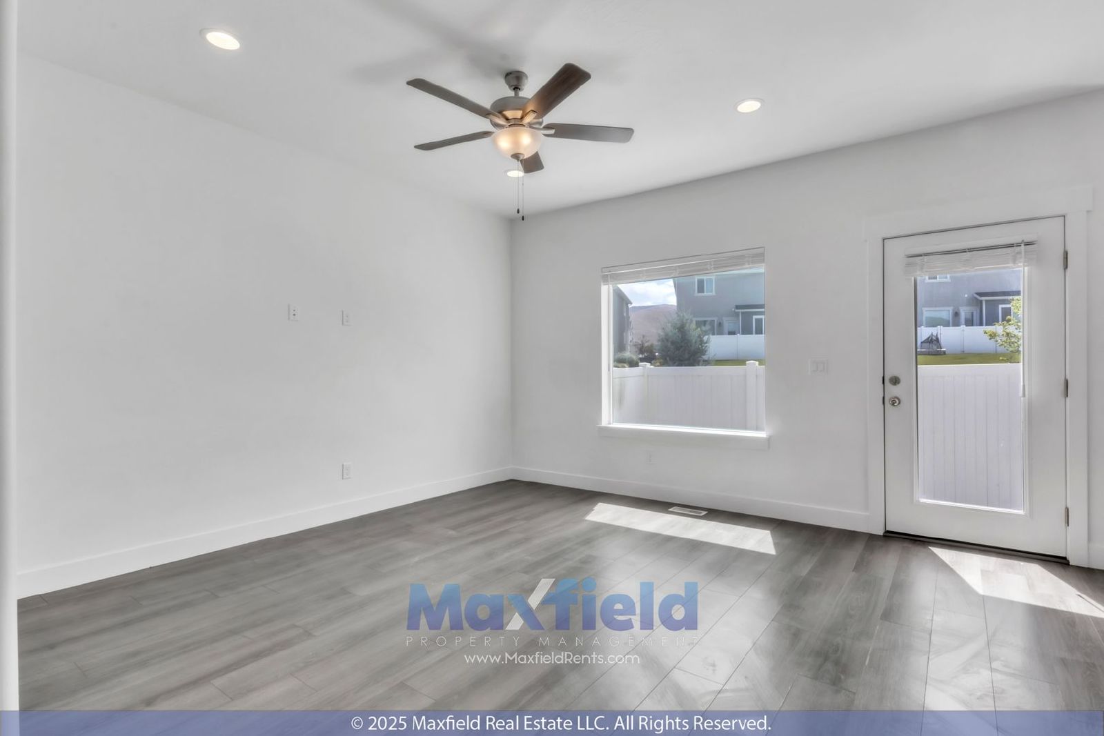 Spacious 5-Bedroom End-Unit Townhome with Finished Basement & Community Amenities Galore property image