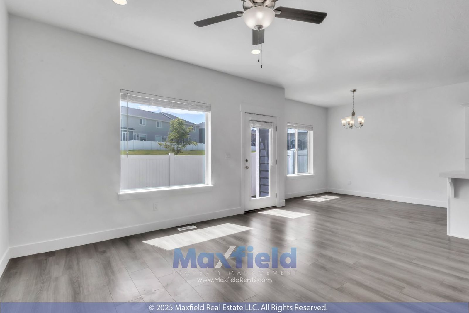 Spacious 5-Bedroom End-Unit Townhome with Finished Basement & Community Amenities Galore property image