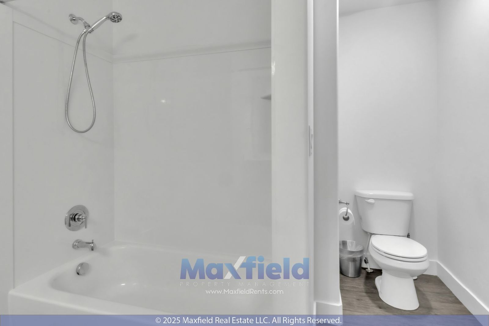 Spacious 5-Bedroom End-Unit Townhome with Finished Basement & Community Amenities Galore property image