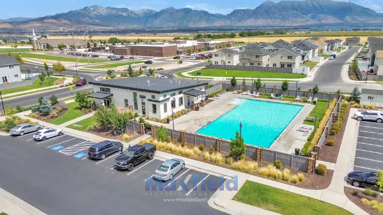 Spacious 5-Bedroom End-Unit Townhome with Finished Basement & Community Amenities Galore property image