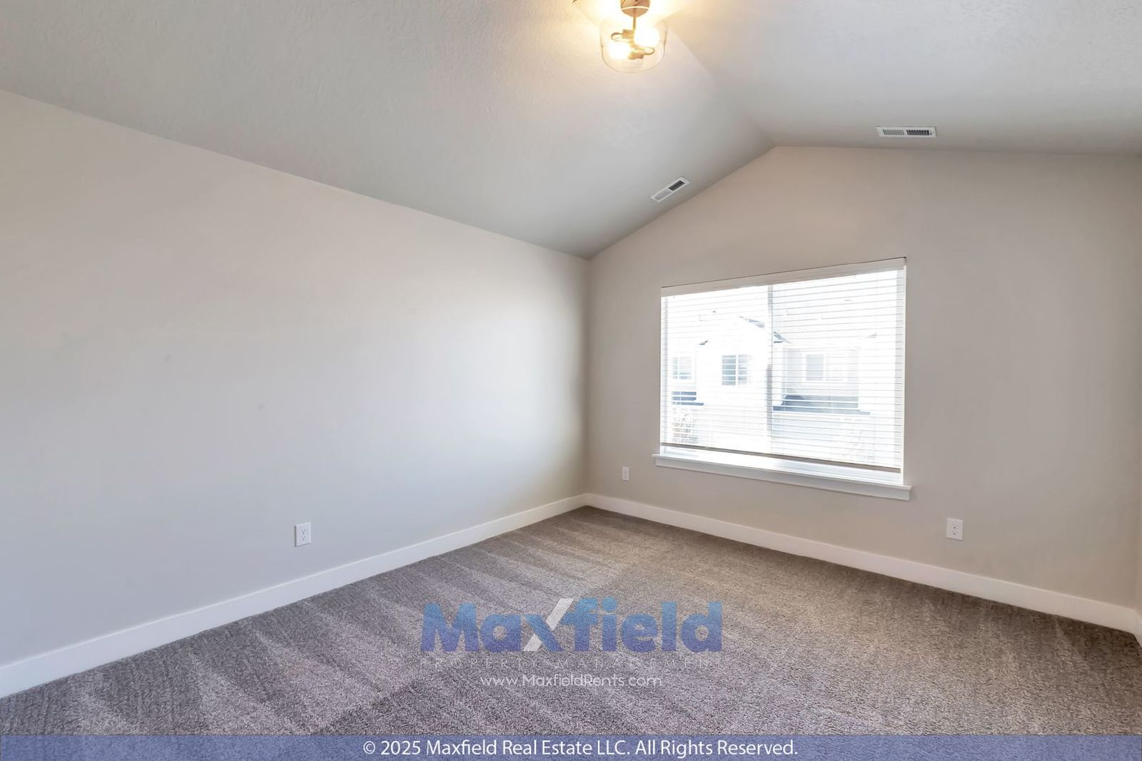 Great Townhome in Lehi - 3BD - 2BTH - 2GAR - Clubhouse & Pool. property image