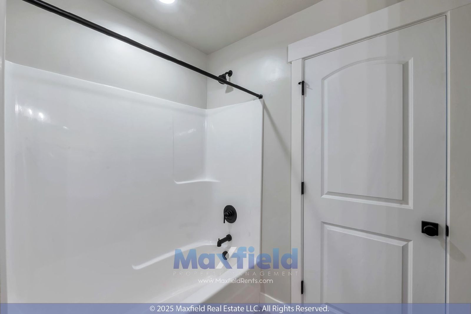 Great Townhome in Lehi - 3BD - 2BTH - 2GAR - Clubhouse & Pool. property image