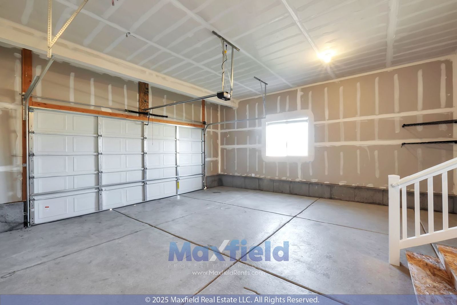 Great Townhome in Lehi - 3BD - 2BTH - 2GAR - Clubhouse & Pool. property image