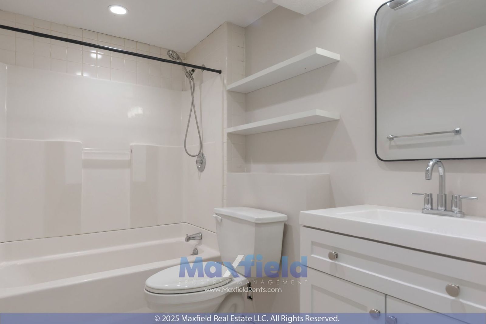 Beautiful 6BD, 3.5BTH, 3GAR Home in Cranberry Hills property image