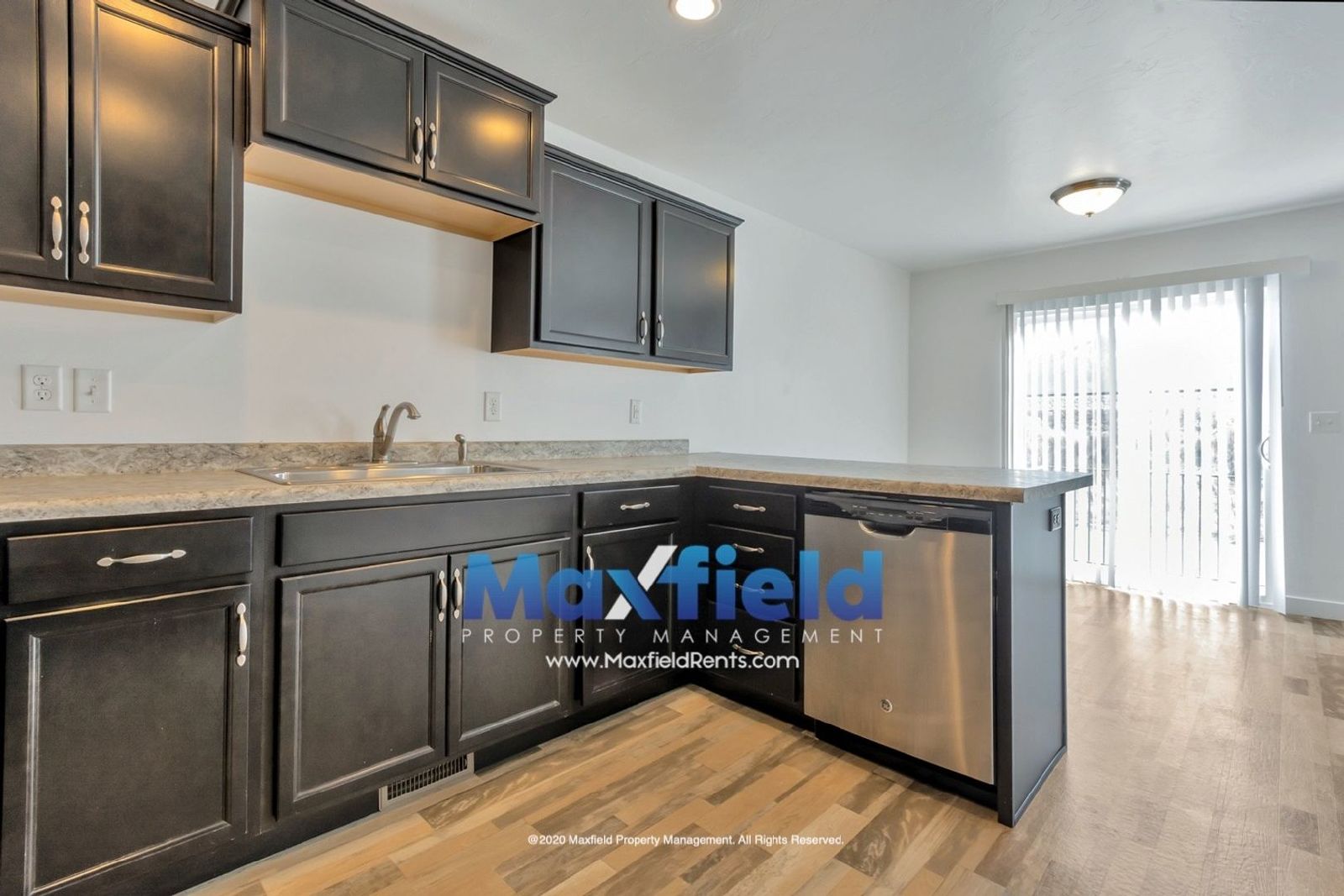 Townhouse Draper - 3 BD 2.5 BA 2 GA - 2250 Square Feet - New Carpet property image