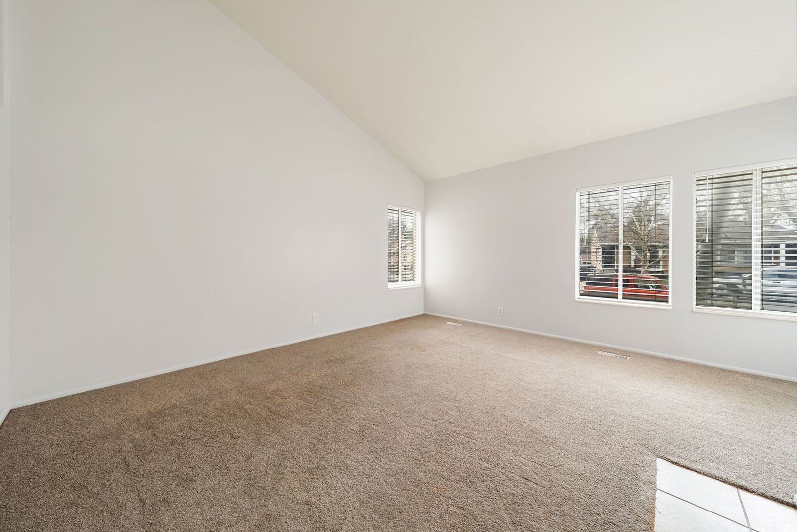 Murray Cul-de-sac Side by Side Duplex with New Carpet and Paint property image