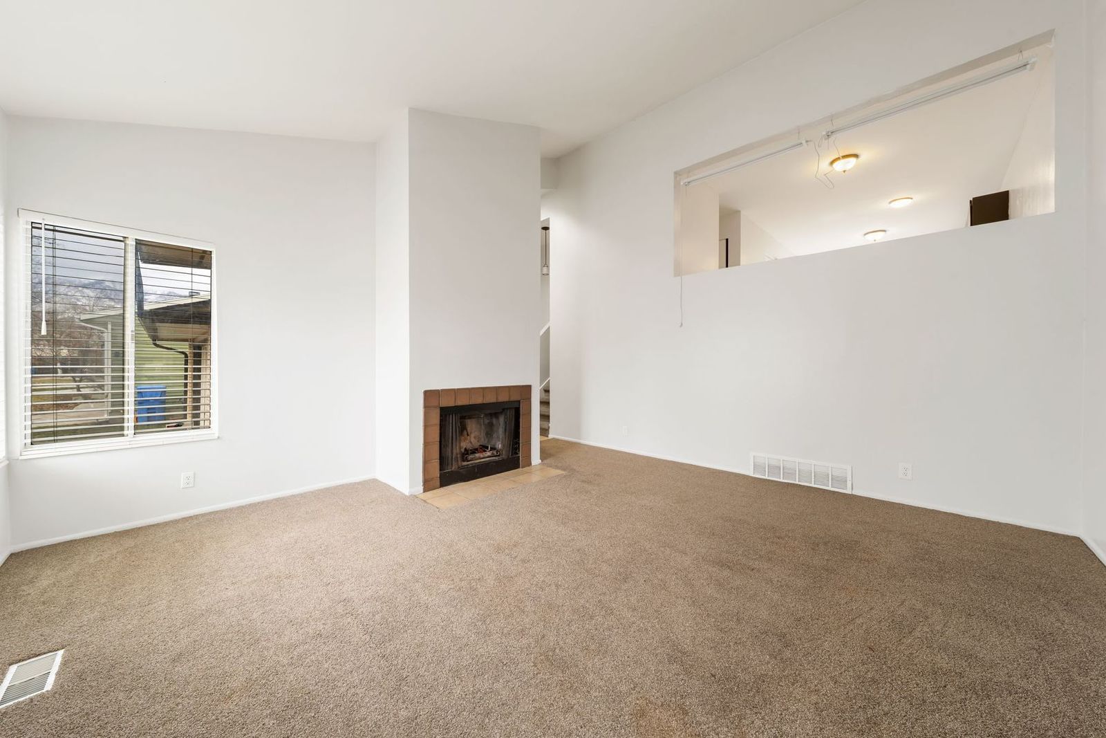 Murray Cul-de-sac Side by Side Duplex with New Carpet and Paint property image