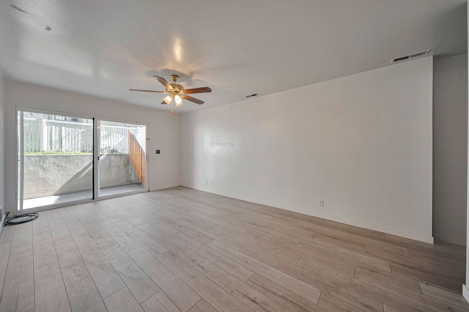 Ground Level 2 Bedroom 2 Bathroom Condo- Gated Murray Community property image