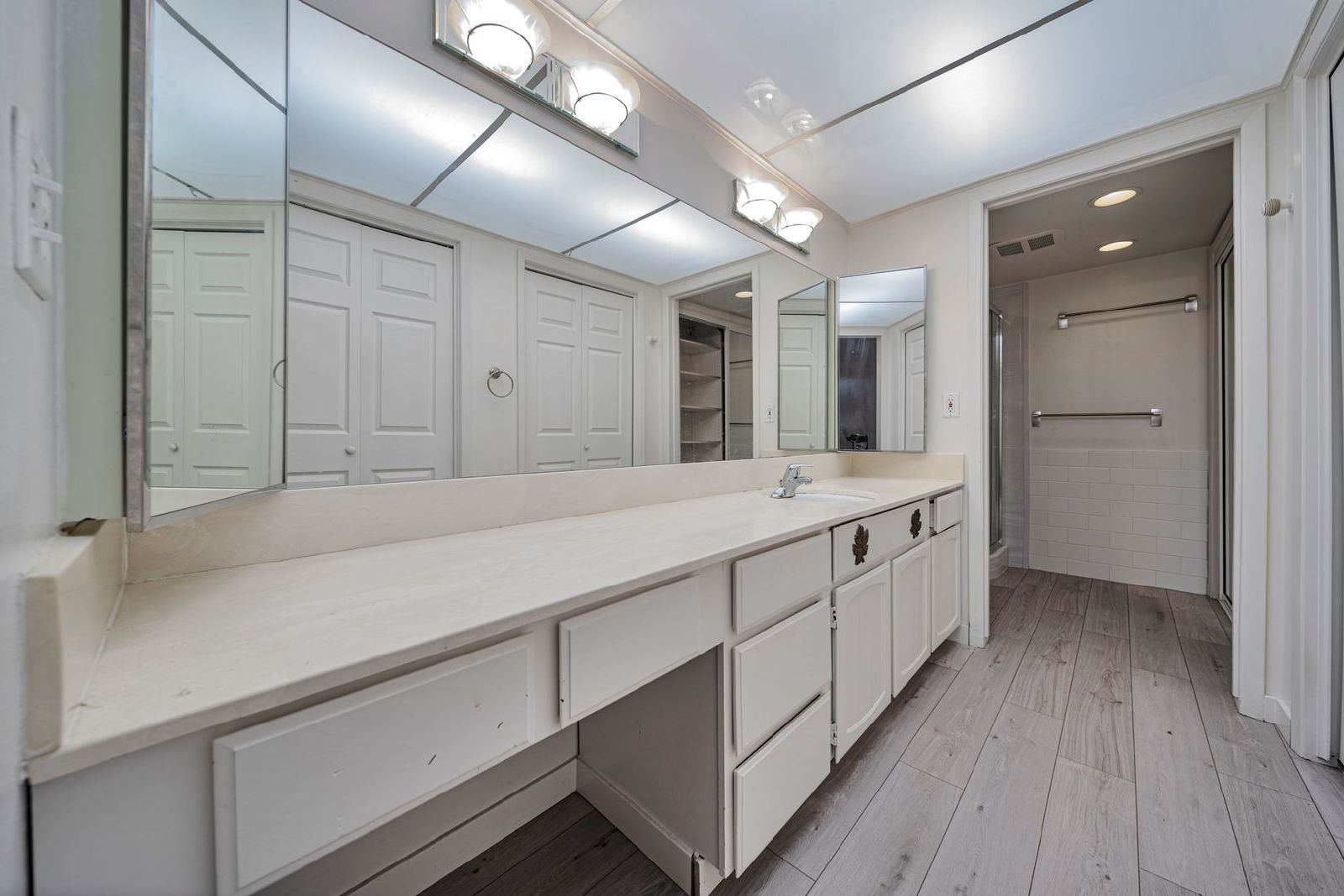 Ground Level 2 Bedroom 2 Bathroom Condo- Gated Murray Community property image