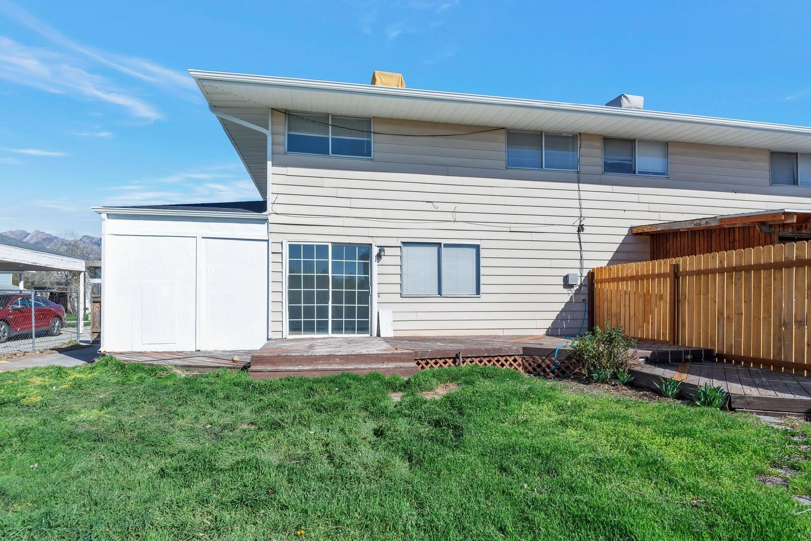 NEW CARPET - 3 Bed, 2 Bath Midvale Duplex with Garage property image