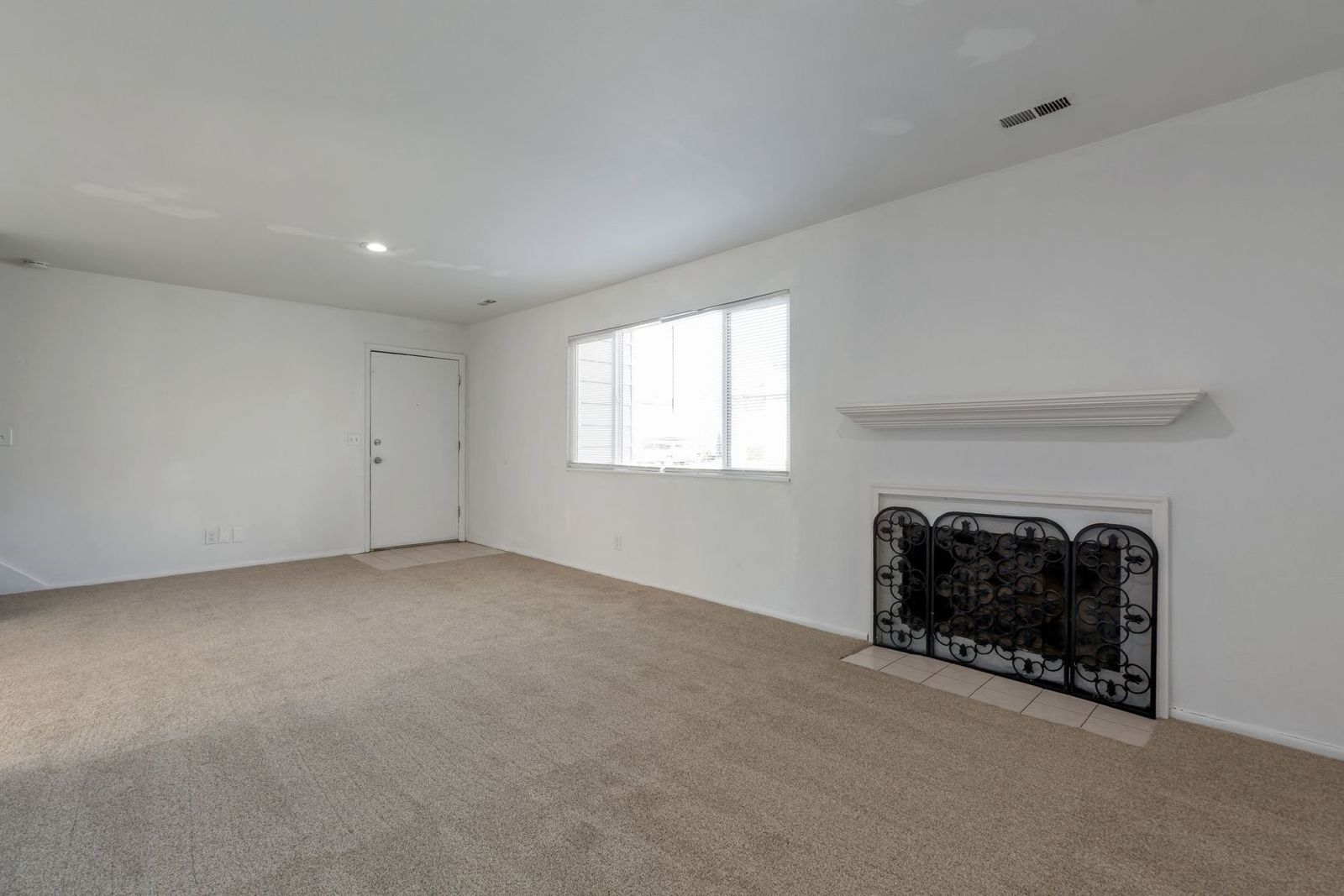 NEW CARPET - 3 Bed, 2 Bath Midvale Duplex with Garage property image