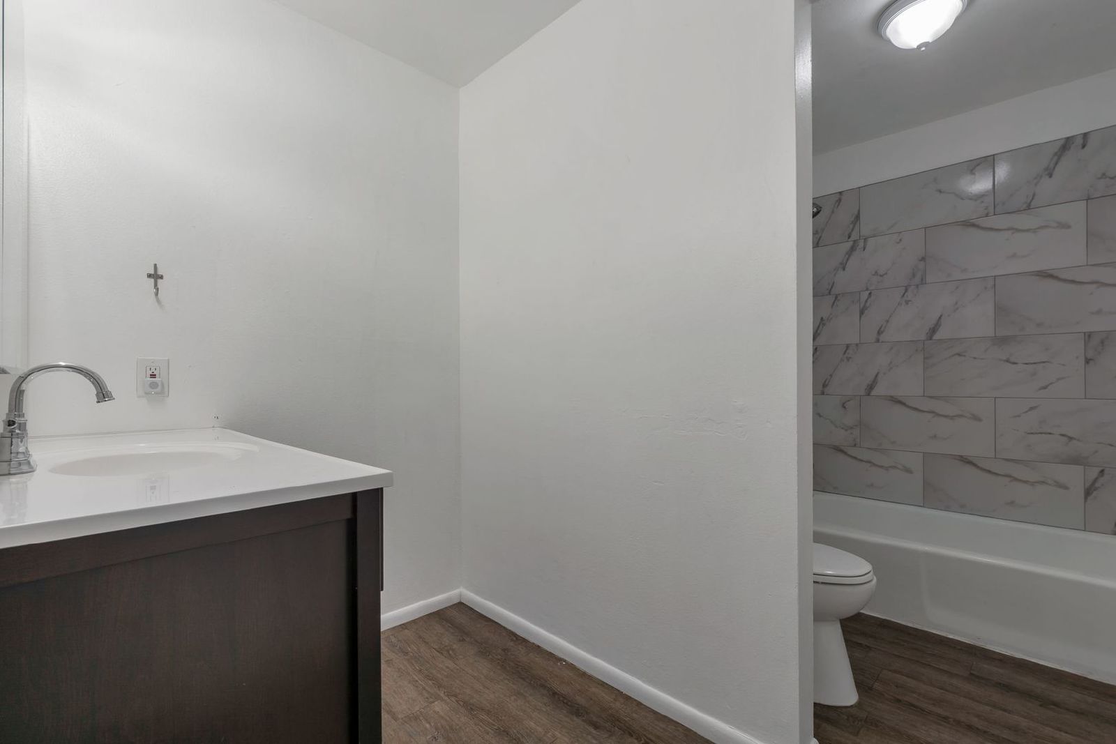 NEW CARPET - 3 Bed, 2 Bath Midvale Duplex with Garage property image