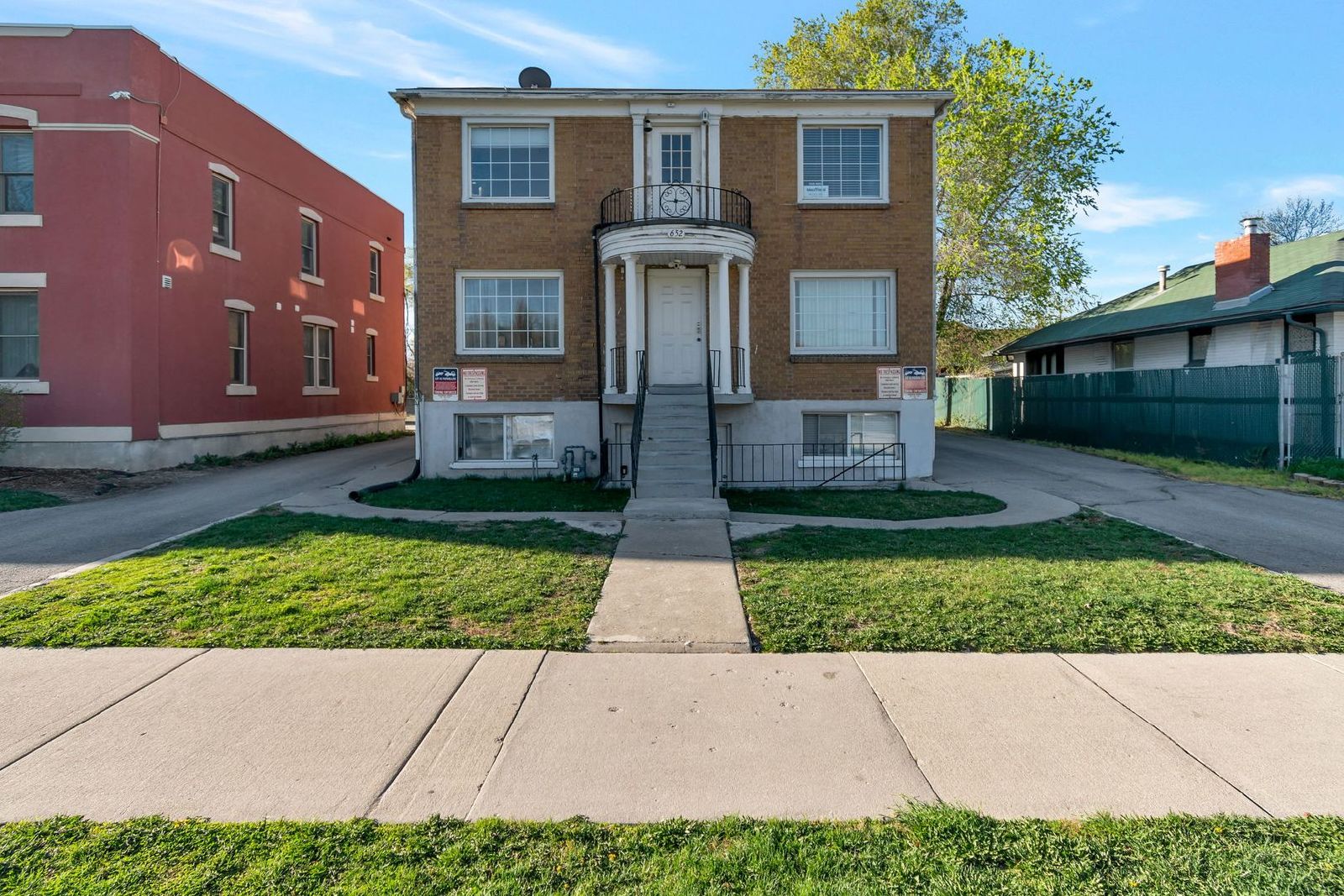 Top-Floor 1-Bed 1 Bath - Downtown Living  – FREE On-Site Laundry property image