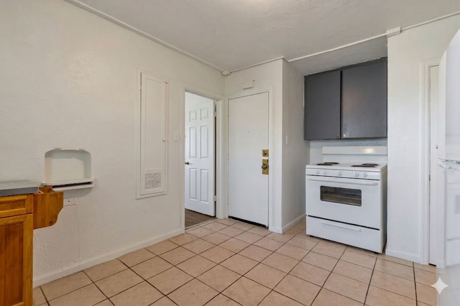 Top-Floor 1-Bed 1 Bath - Downtown Living  – FREE On-Site Laundry property image