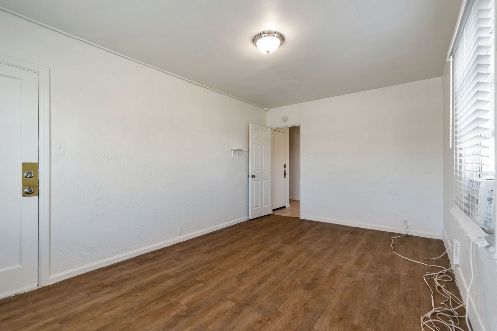Top-Floor 1-Bed 1 Bath - Downtown Living  – FREE On-Site Laundry property image